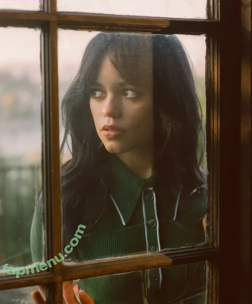 Jenna Ortega nude photo #2521 (Page / jennaortega)