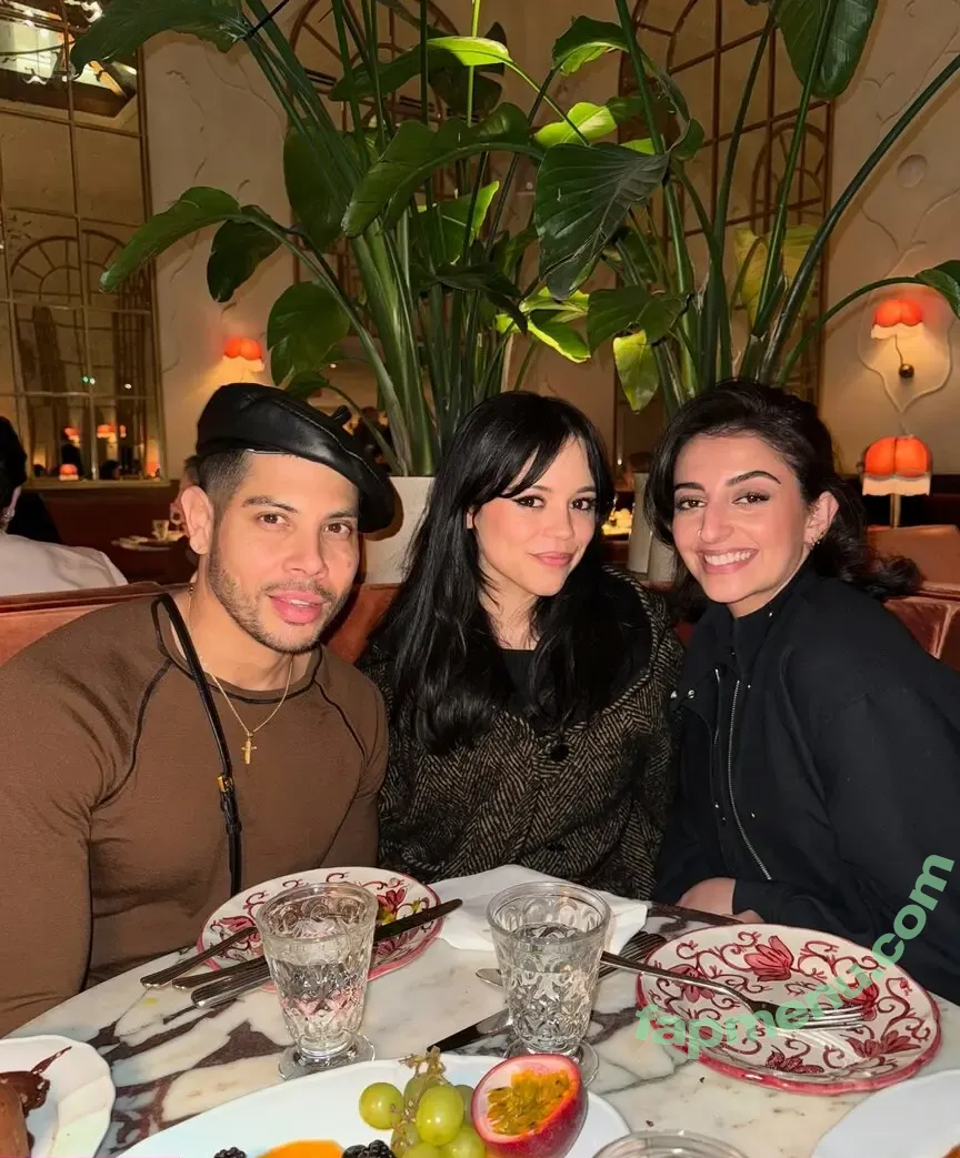 Jenna Ortega nude photo #2529 (Page / jennaortega)