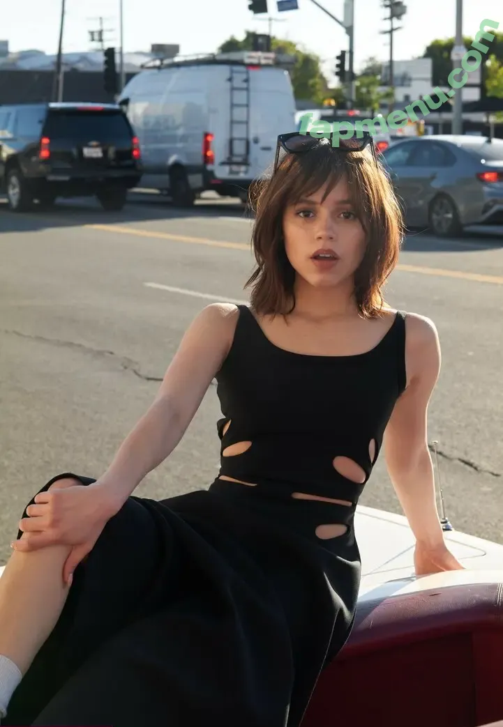 Jenna Ortega nude photo #2566 (Page / jennaortega)