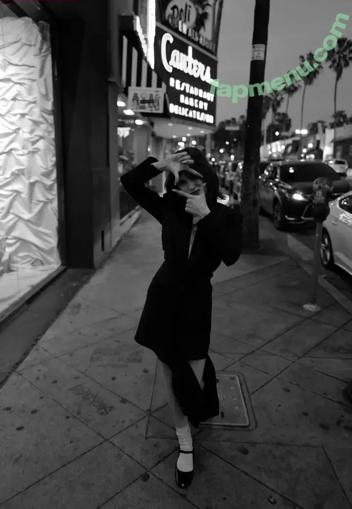 Jenna Ortega nude photo #2571 (Page / jennaortega)