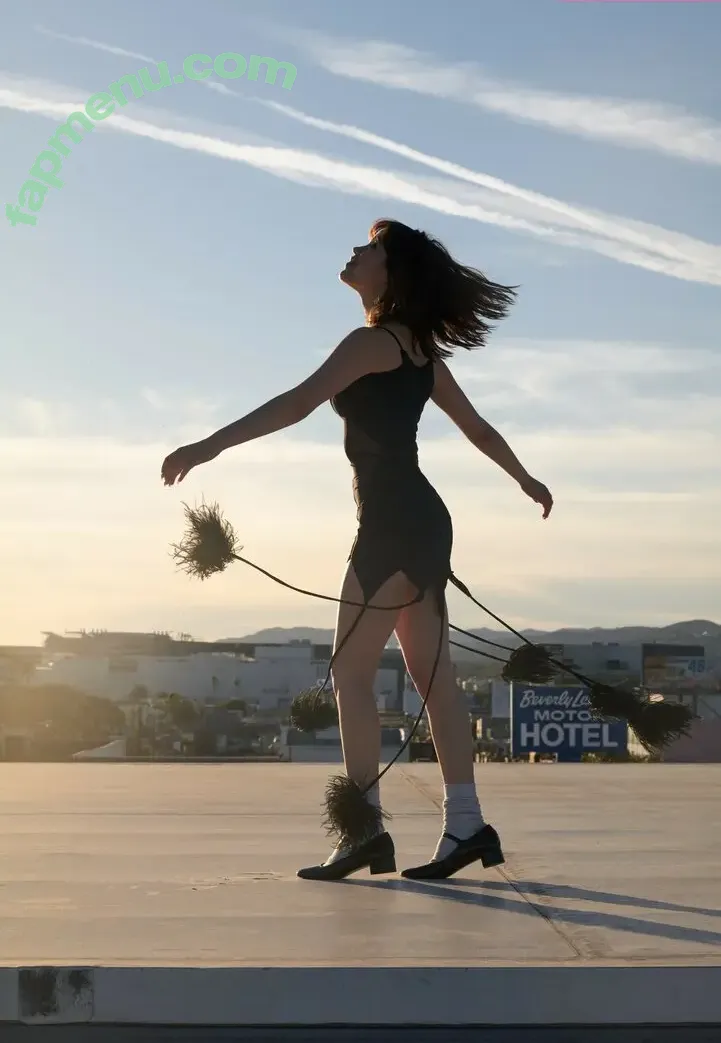 Jenna Ortega nude photo #2577 (Page / jennaortega)