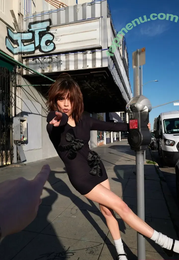 Jenna Ortega nude photo #2586 (Page / jennaortega)