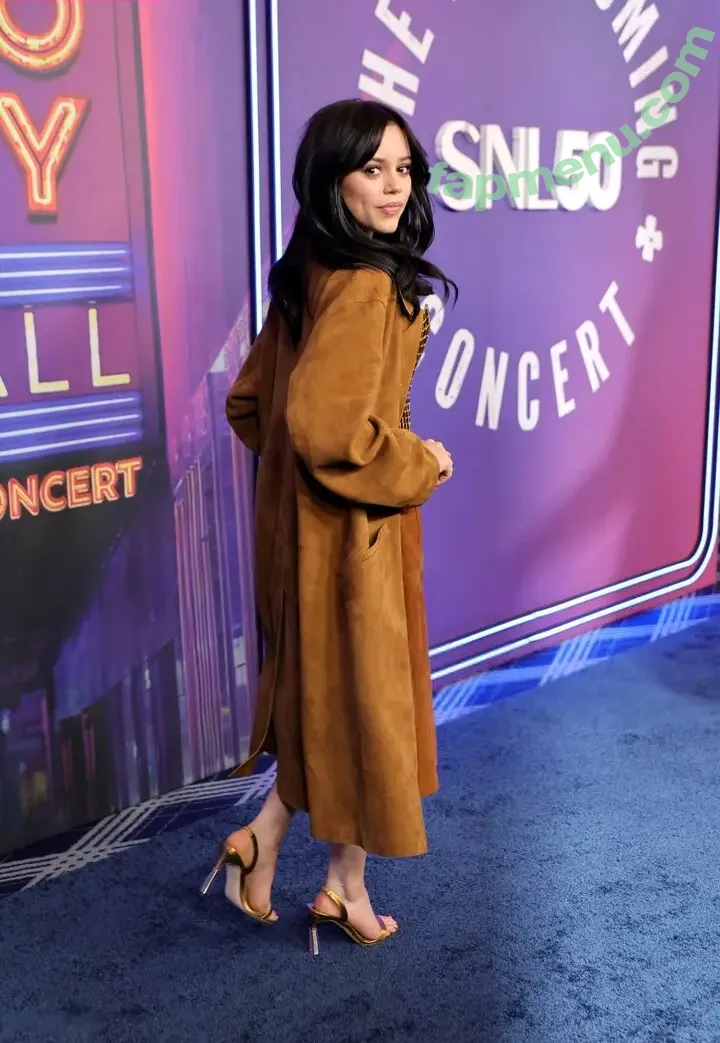 Jenna Ortega nude photo #2605 (Page / jennaortega)