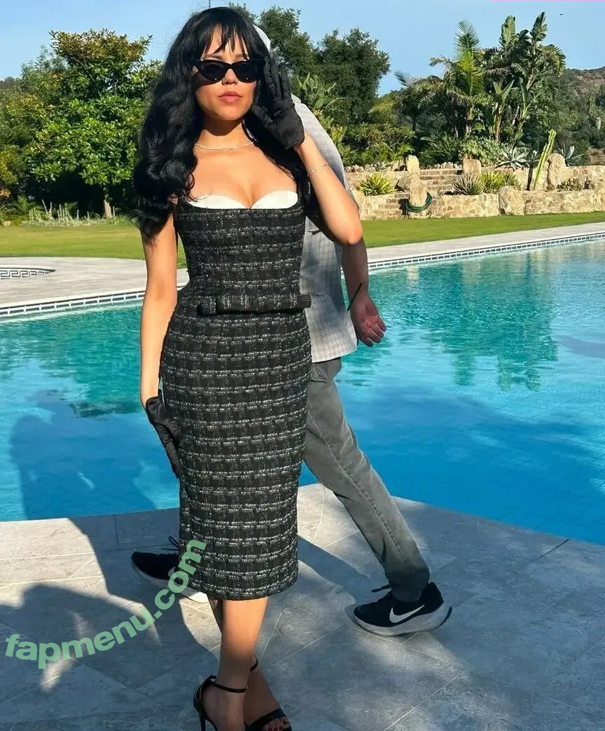 Jenna Ortega nude photo #2612 (Page / jennaortega)