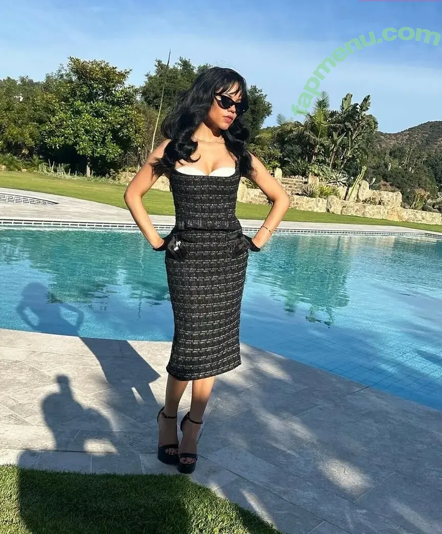 Jenna Ortega nude photo #2614 (Page / jennaortega)