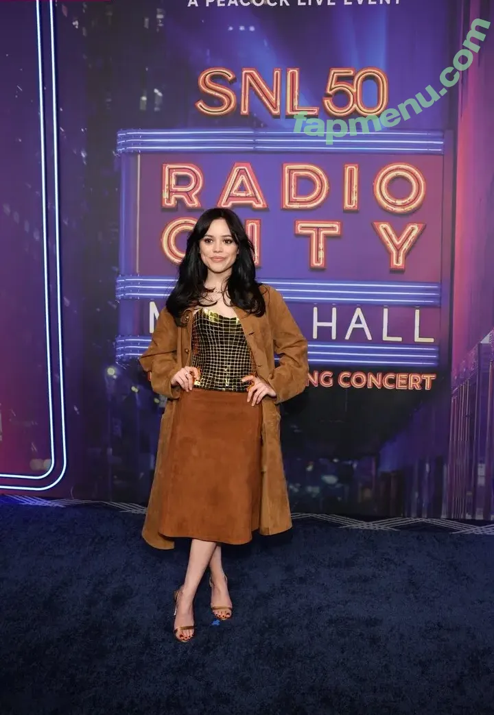 Jenna Ortega nude photo #2619 (Page / jennaortega)