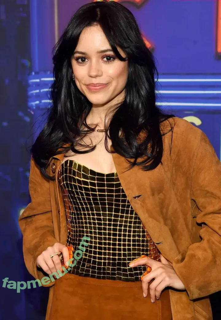 Jenna Ortega nude photo #2621 (Page / jennaortega)