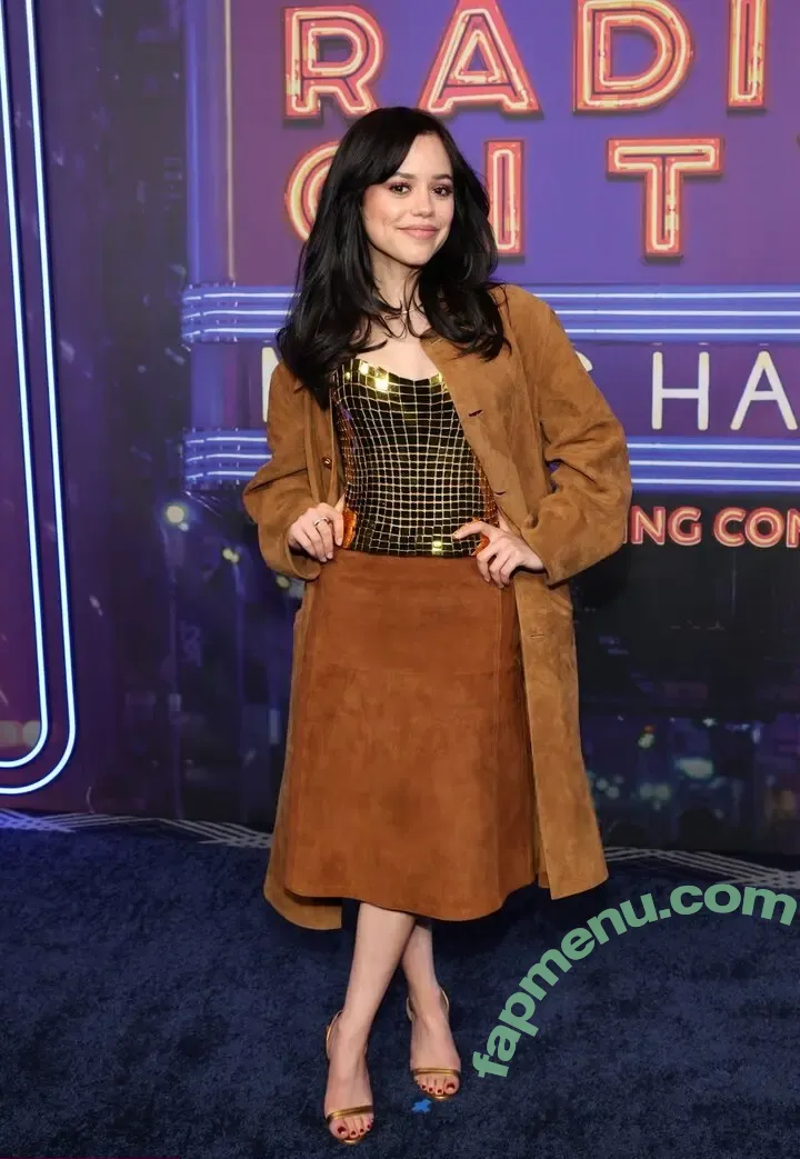 Jenna Ortega nude photo #2625 (Page / jennaortega)