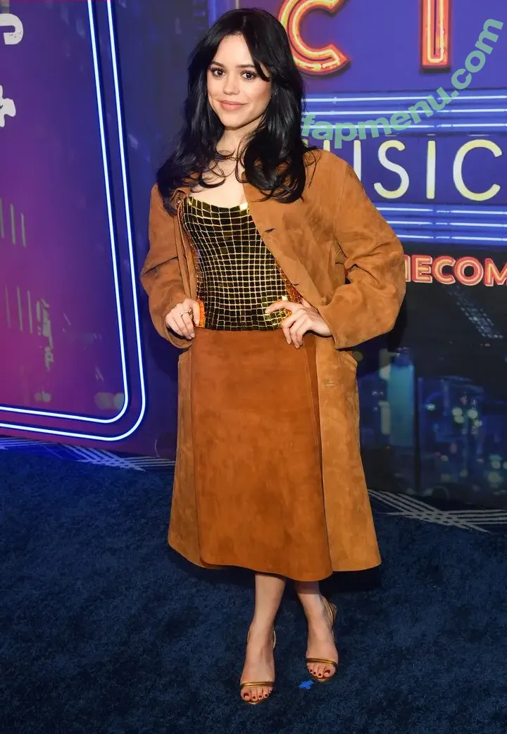 Jenna Ortega nude photo #2626 (Page / jennaortega)