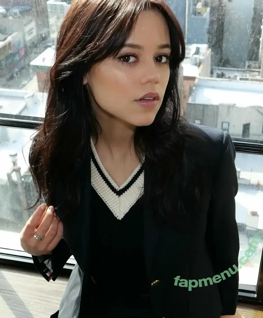 Jenna Ortega nude photo #2729 (Page / jennaortega)