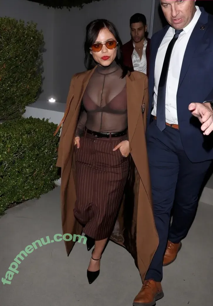 Jenna Ortega nude photo #2742 (Page / jennaortega)