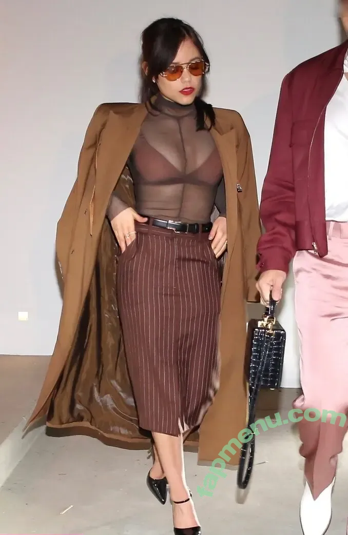 Jenna Ortega nude photo #2750 (Page / jennaortega)