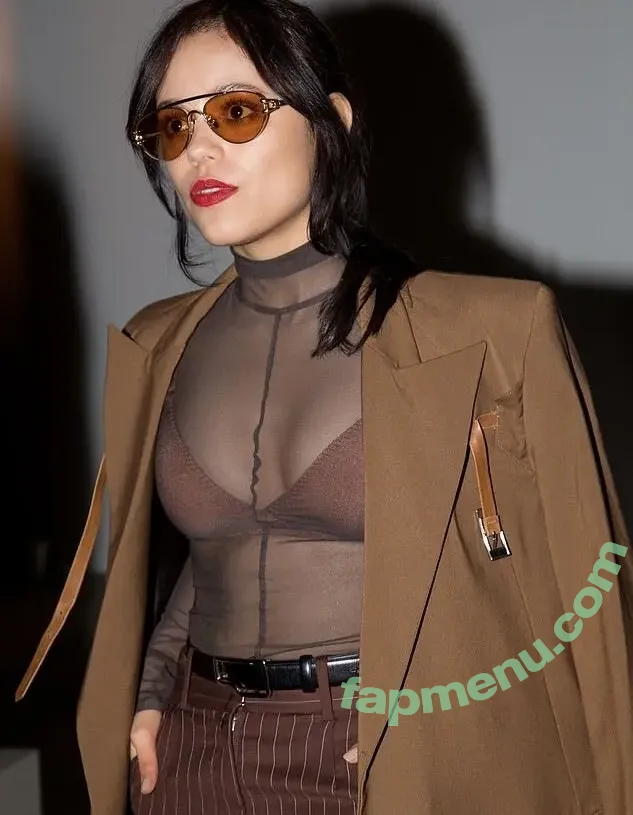 Jenna Ortega nude photo #2752 (Page / jennaortega)