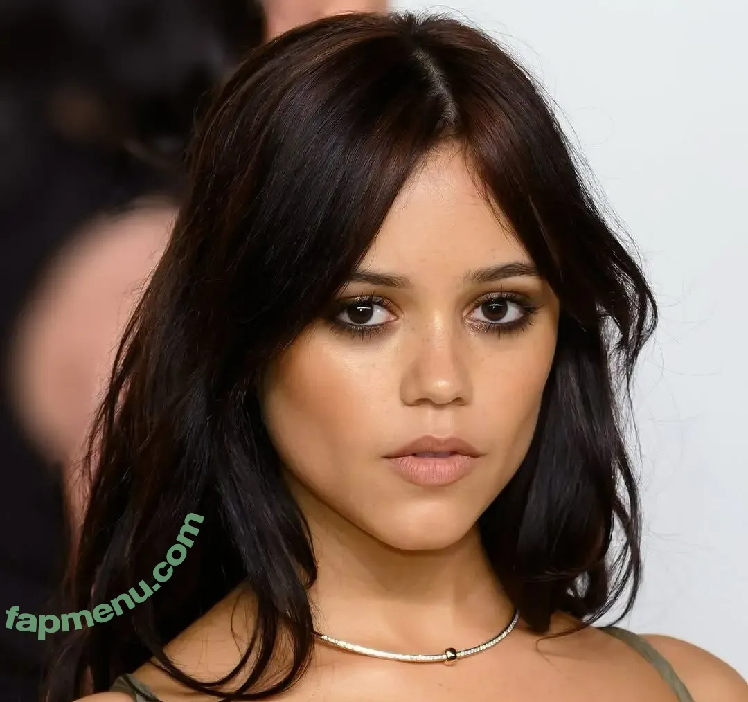 Jenna Ortega nude photo #2777 (Page / jennaortega)