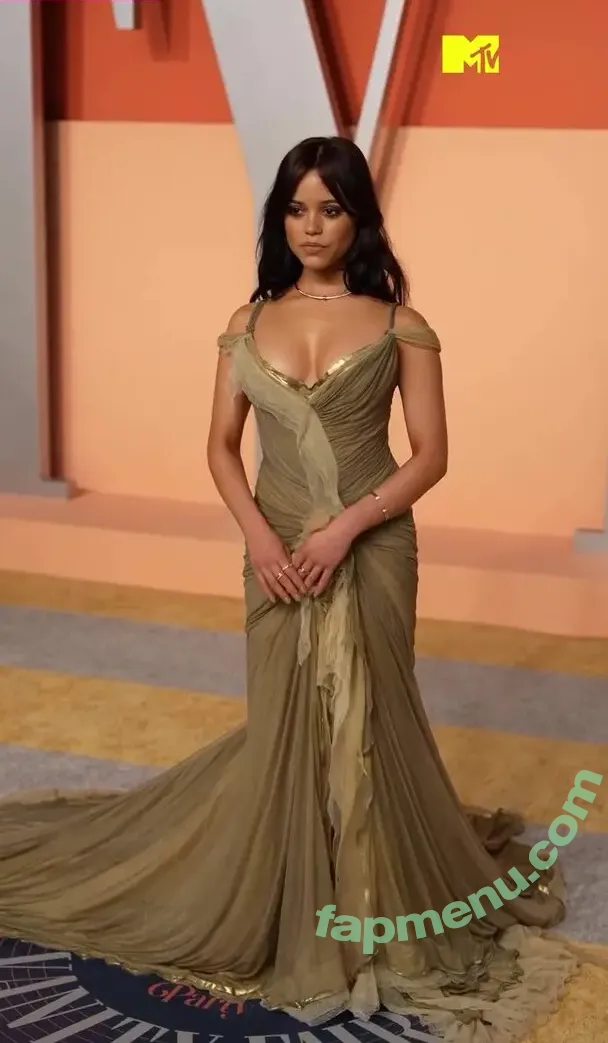 Jenna Ortega nude photo #2814 (Page / jennaortega)