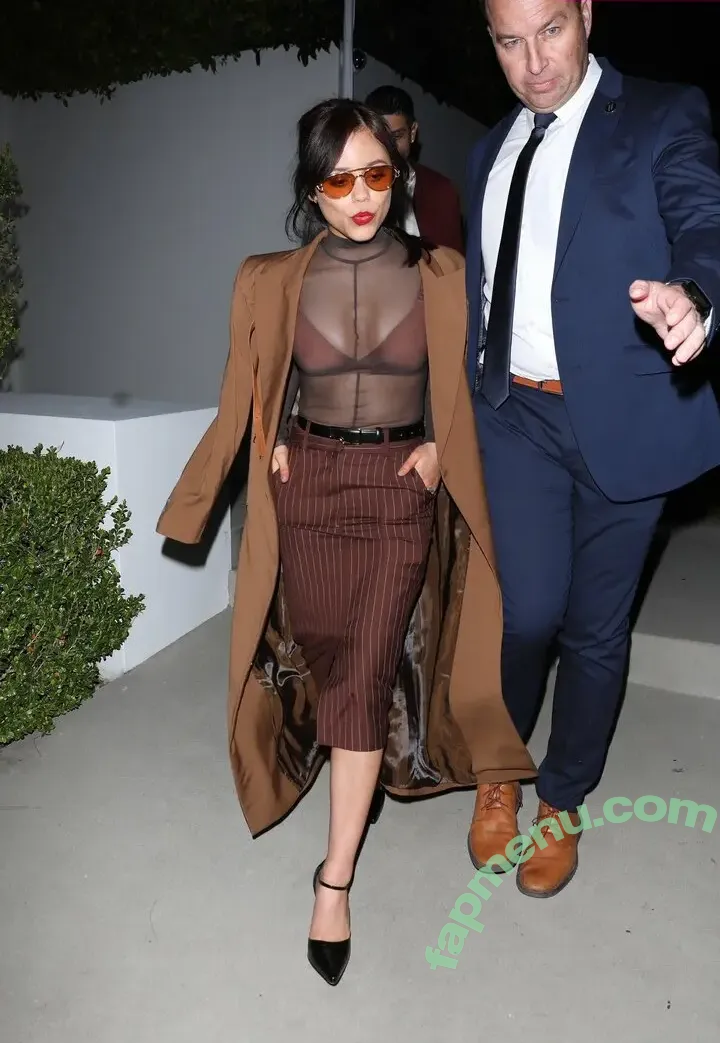 Jenna Ortega nude photo #2828 (Page / jennaortega)