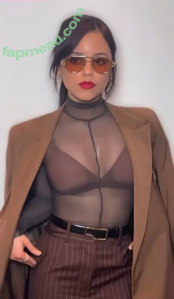 Jenna Ortega nude photo #2838 (Page / jennaortega)