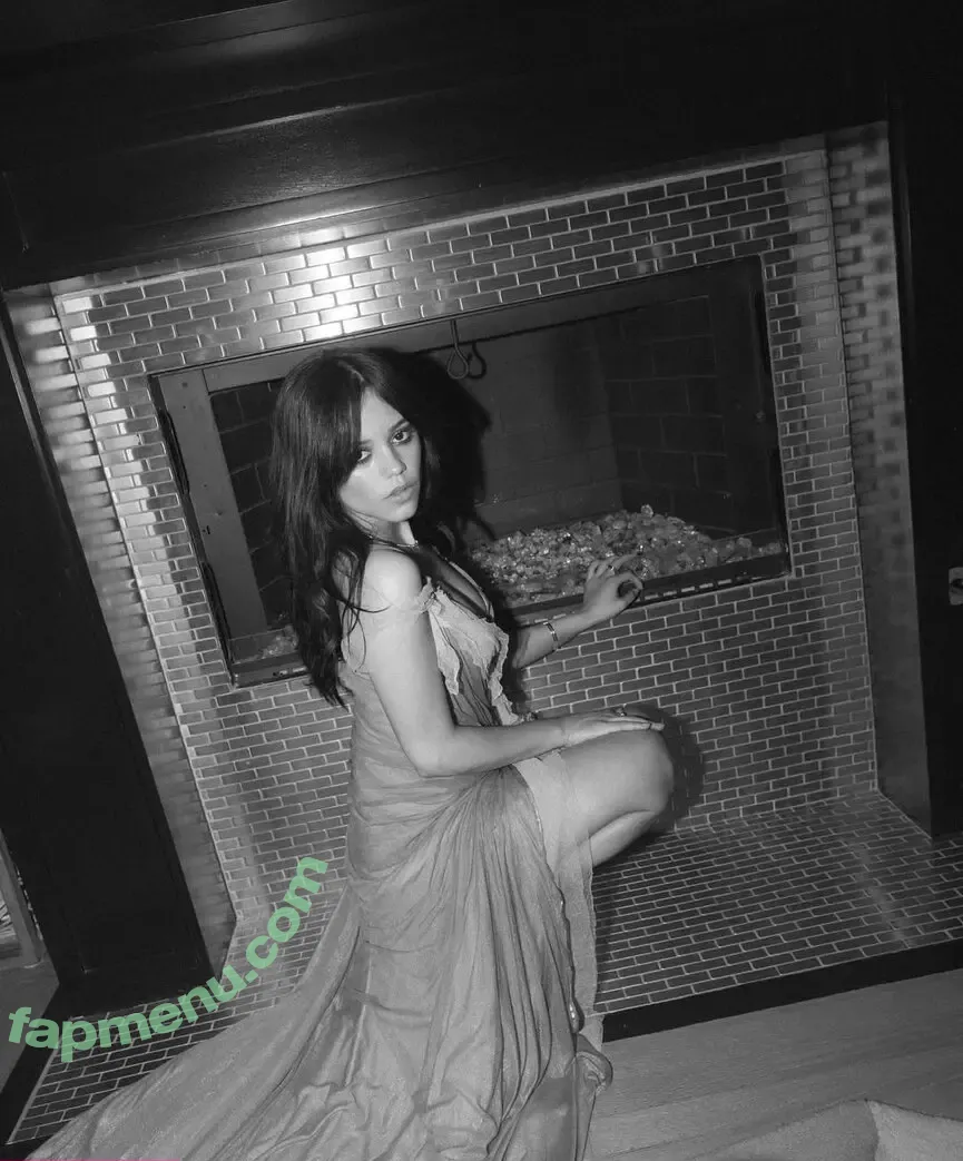 Jenna Ortega nude photo #2846 (Page / jennaortega)