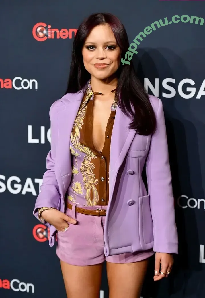 Jenna Ortega nude photo #0025 (Page / jennaortega / ortega00)