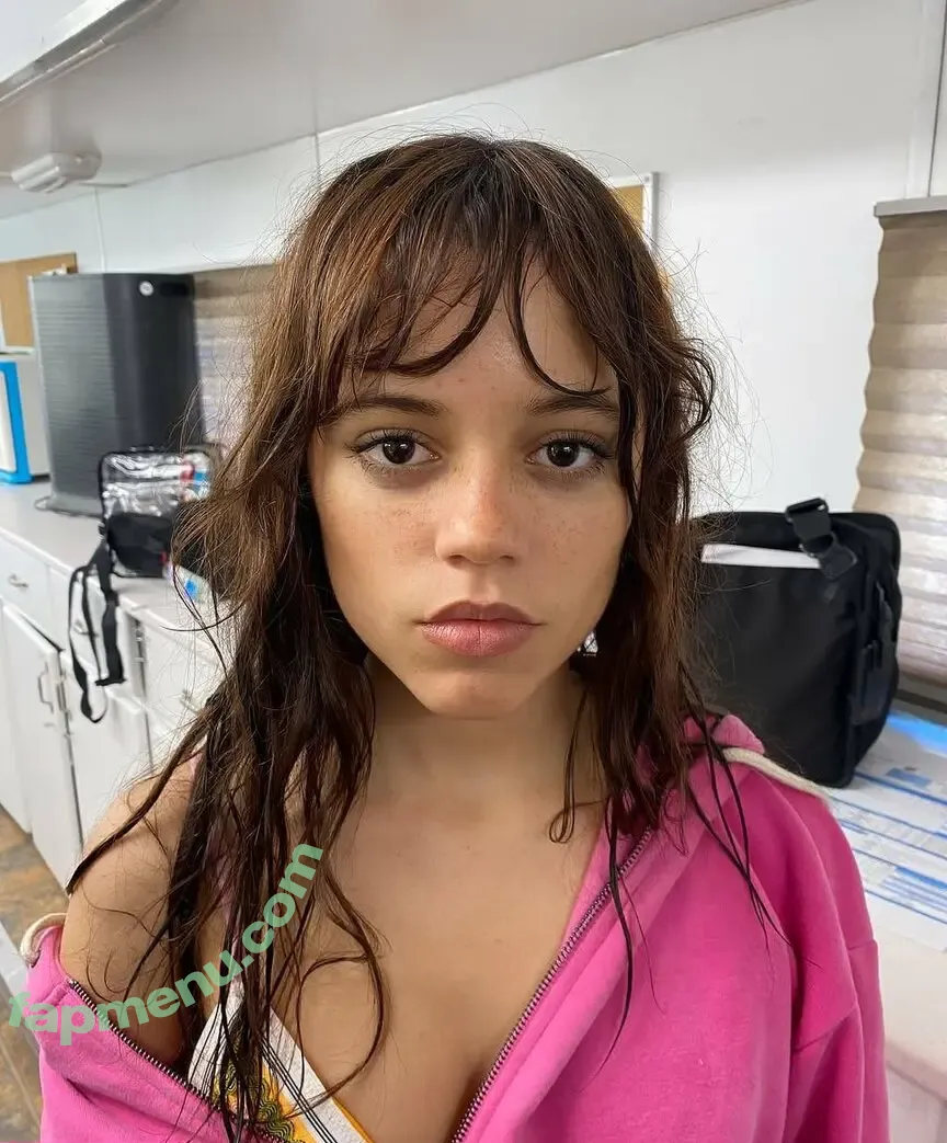 Jenna Ortega nude photo #0085 (Page / jennaortega / ortega00)