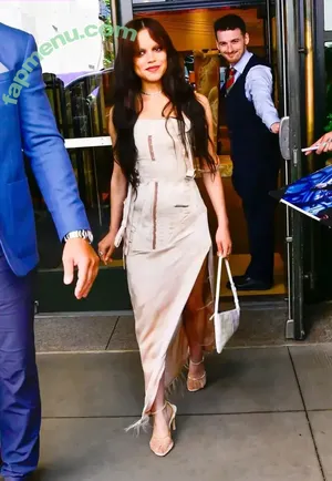 Jenna Ortega / Page / jennaortega / ortega00 nude photo #1005