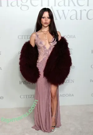 Jenna Ortega / Page / jennaortega / ortega00 nude photo #1428