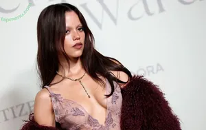 Jenna Ortega / Page / jennaortega / ortega00 nude photo #1430