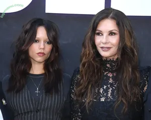 Jenna Ortega / Page / jennaortega / ortega00 nude photo #1525