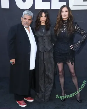 Jenna Ortega / Page / jennaortega / ortega00 nude photo #1528