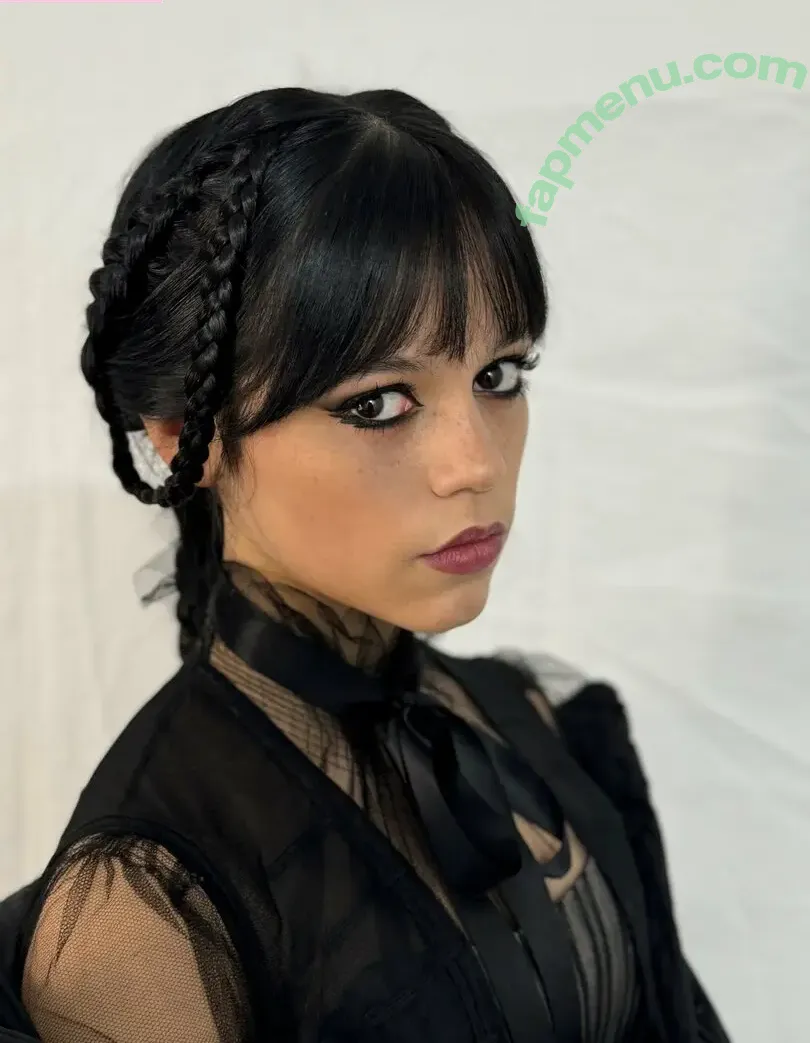 Jenna Ortega nude photo #1030 (Page / jennaortega / ortega00)