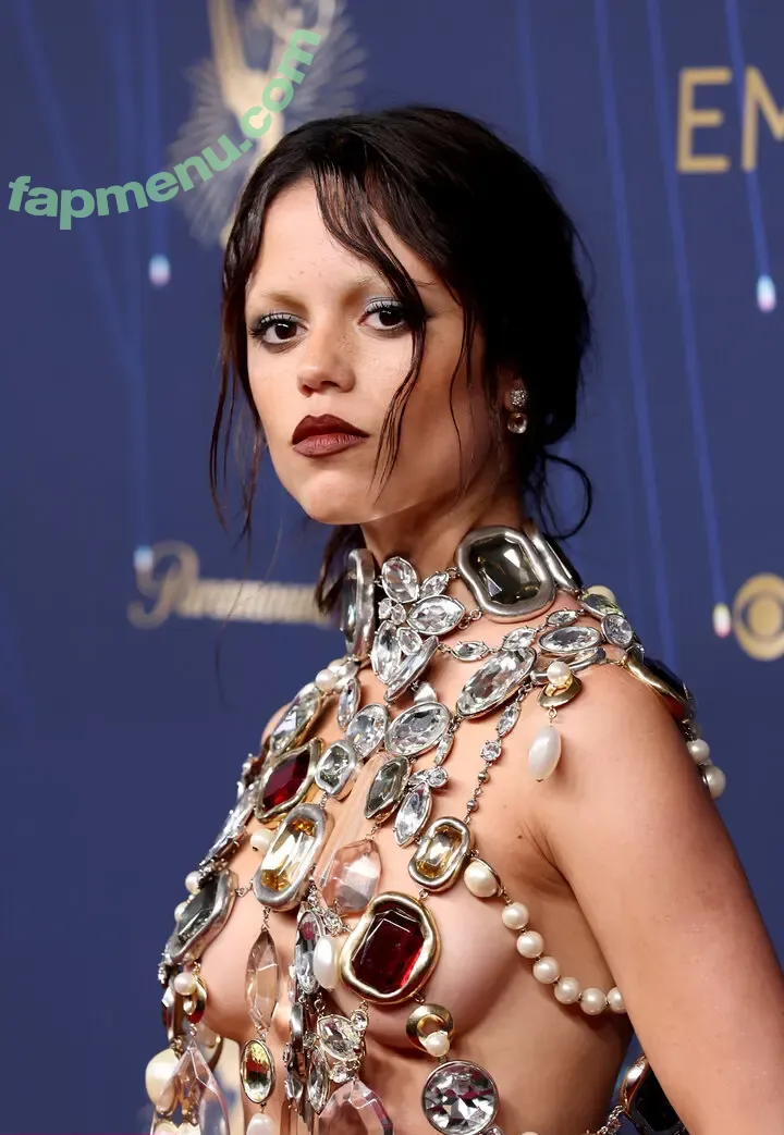 Jenna Ortega nude photo #1044 (Page / jennaortega / ortega00)