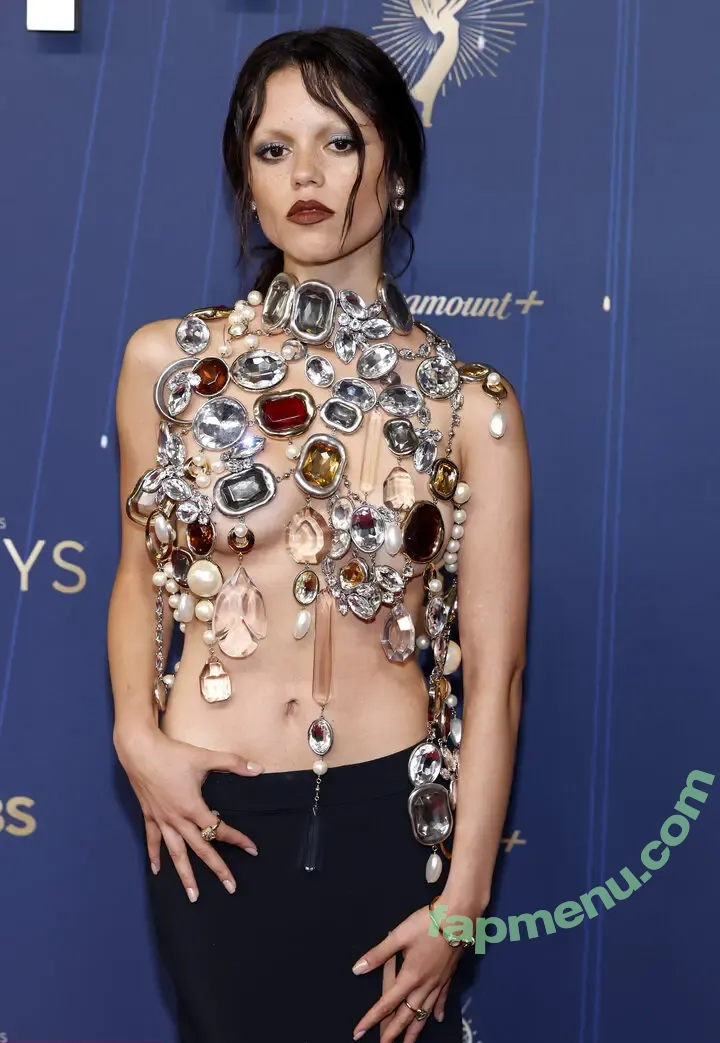 Jenna Ortega nude photo #1047 (Page / jennaortega / ortega00)