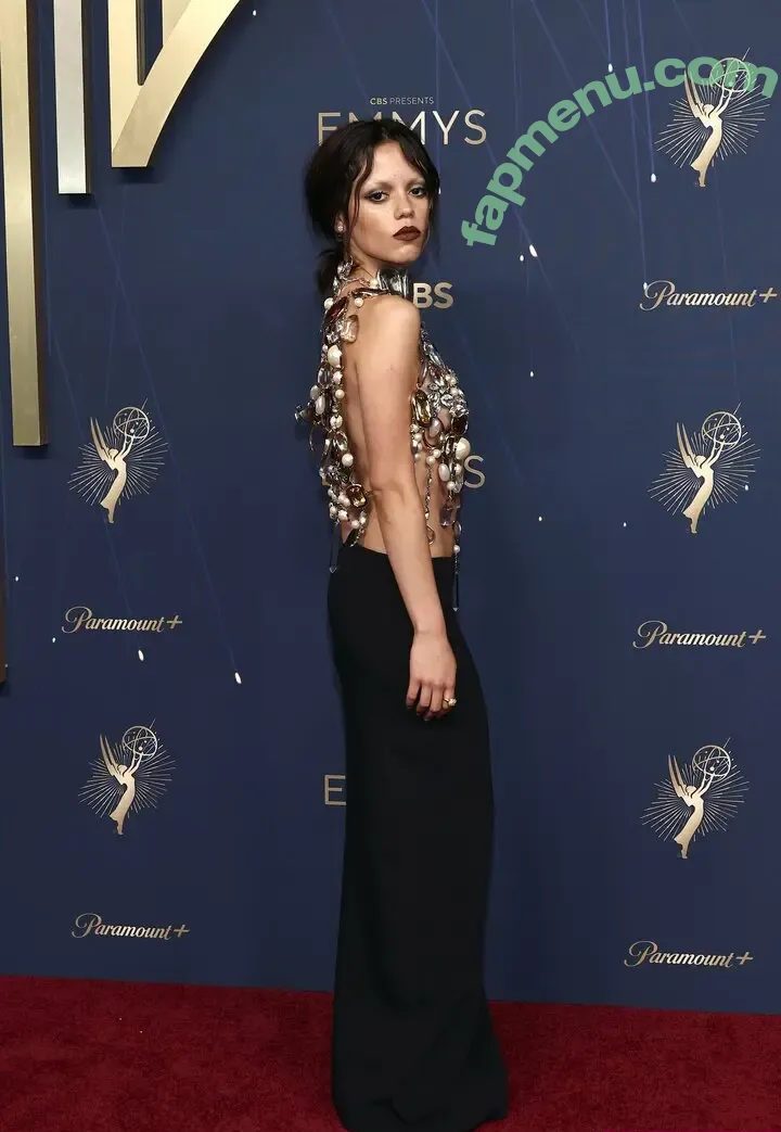 Jenna Ortega nude photo #1053 (Page / jennaortega / ortega00)