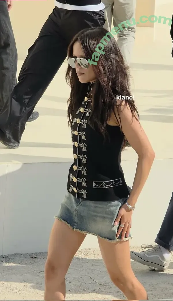 Jenna Ortega nude photo #1204 (Page / jennaortega / ortega00)