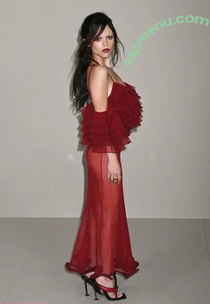 Jenna Ortega nude photo #1216 (Page / jennaortega / ortega00)