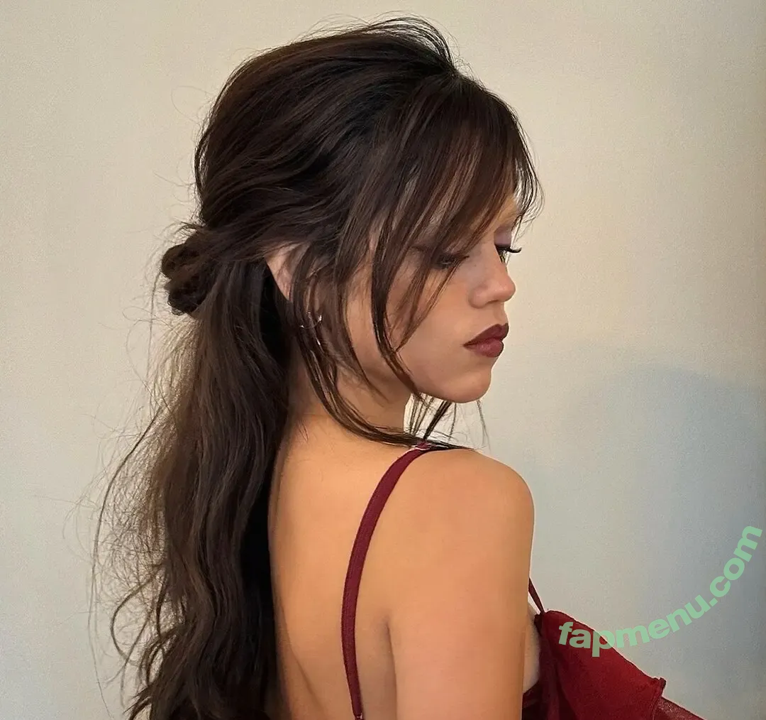 Jenna Ortega nude photo #1262 (Page / jennaortega / ortega00)
