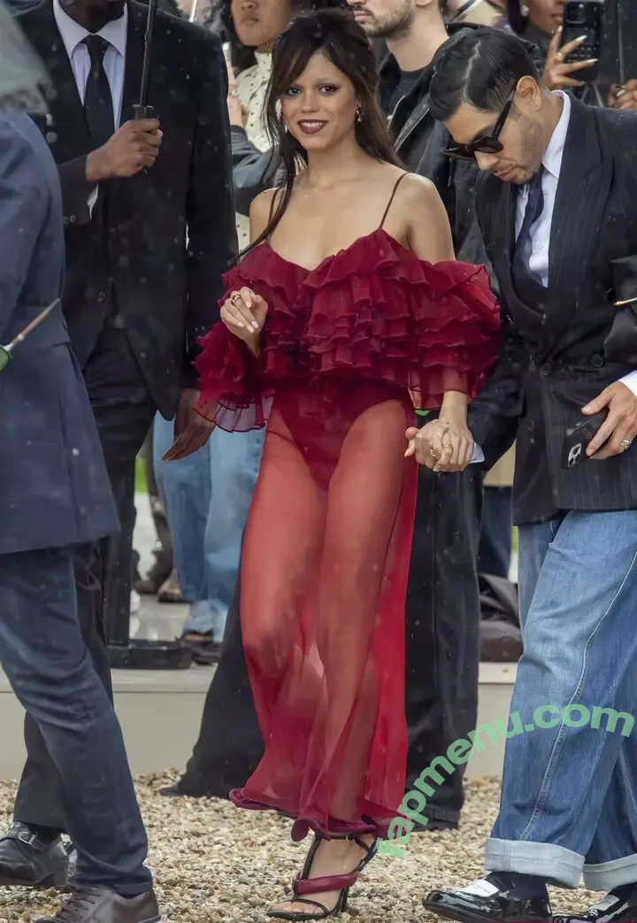 Jenna Ortega nude photo #1308 (Page / jennaortega / ortega00)