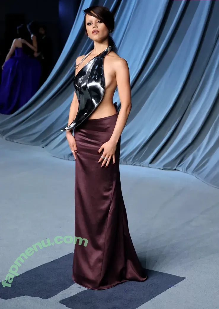 Jenna Ortega nude photo #1323 (Page / jennaortega / ortega00)