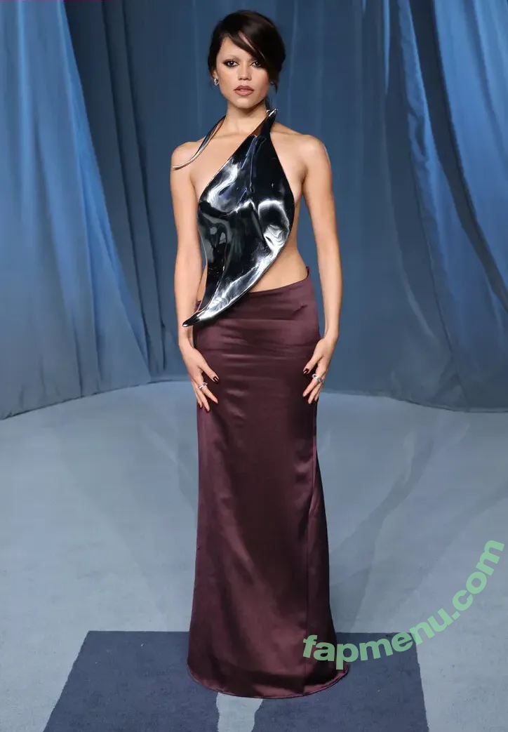 Jenna Ortega nude photo #1330 (Page / jennaortega / ortega00)