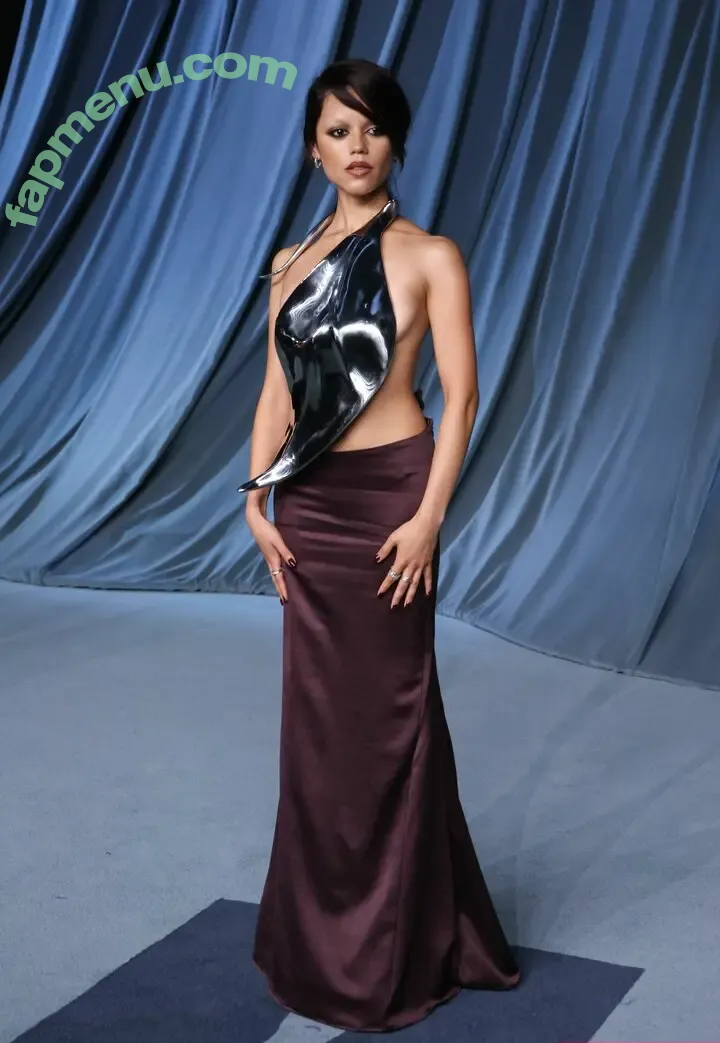 Jenna Ortega nude photo #1353 (Page / jennaortega / ortega00)