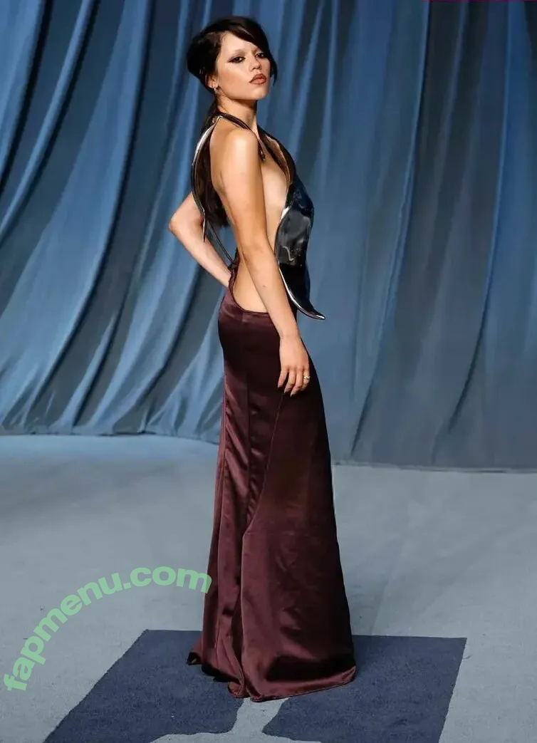 Jenna Ortega nude photo #1373 (Page / jennaortega / ortega00)