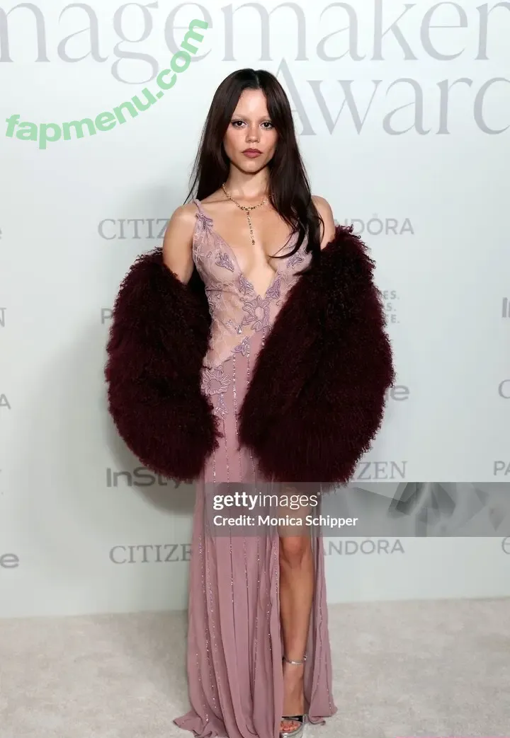 Jenna Ortega nude photo #1433 (Page / jennaortega / ortega00)