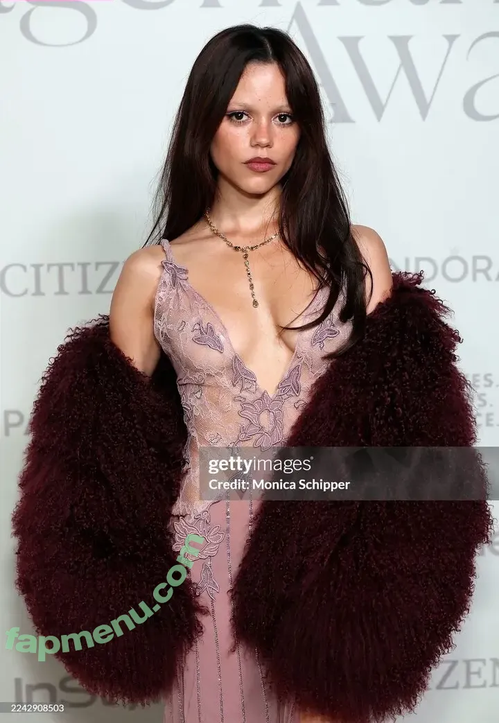 Jenna Ortega nude photo #1434 (Page / jennaortega / ortega00)