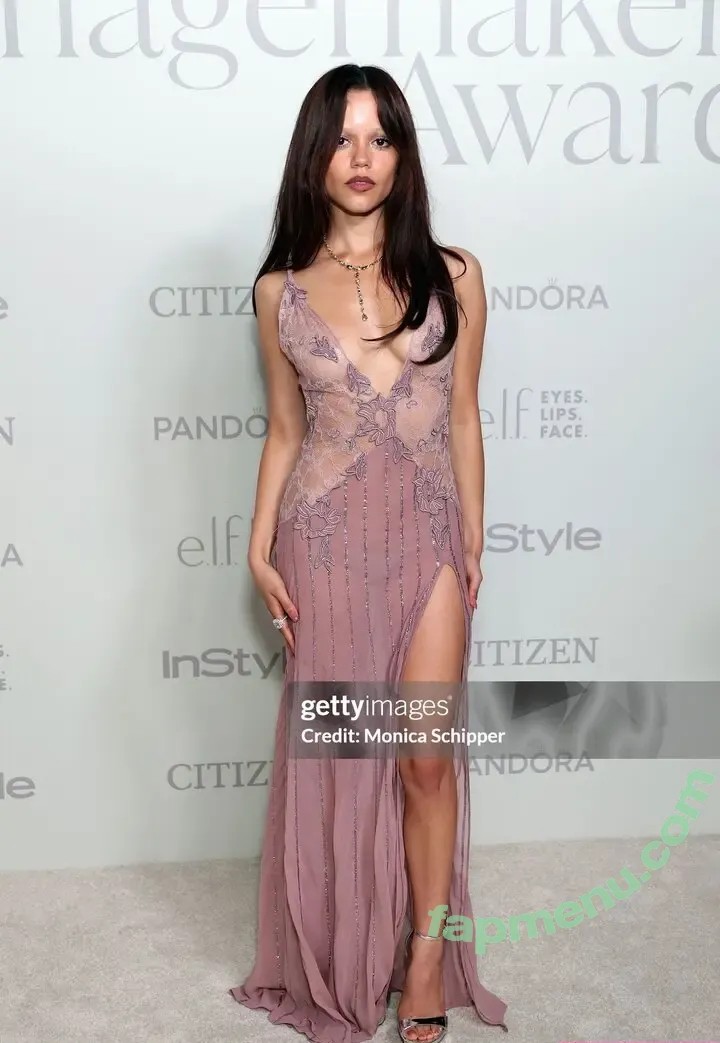 Jenna Ortega nude photo #1435 (Page / jennaortega / ortega00)