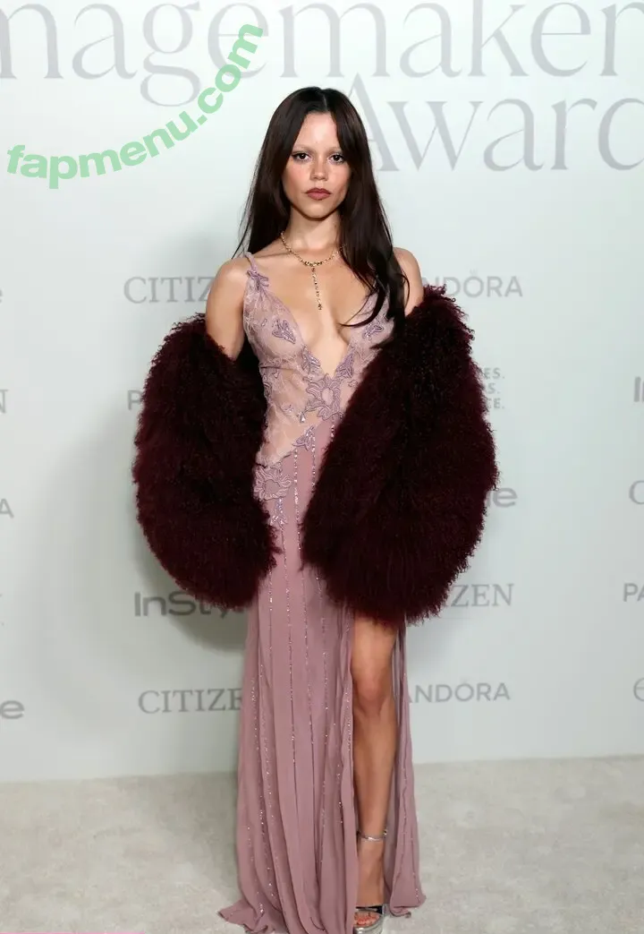 Jenna Ortega nude photo #1451 (Page / jennaortega / ortega00)