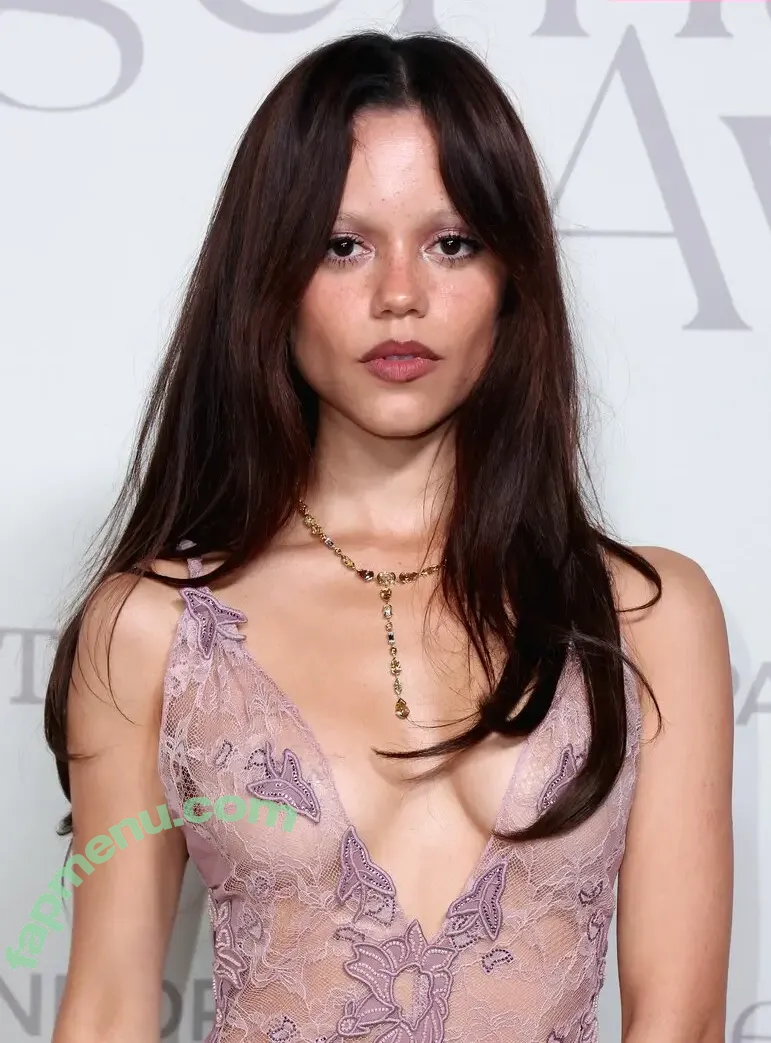 Jenna Ortega nude photo #1458 (Page / jennaortega / ortega00)