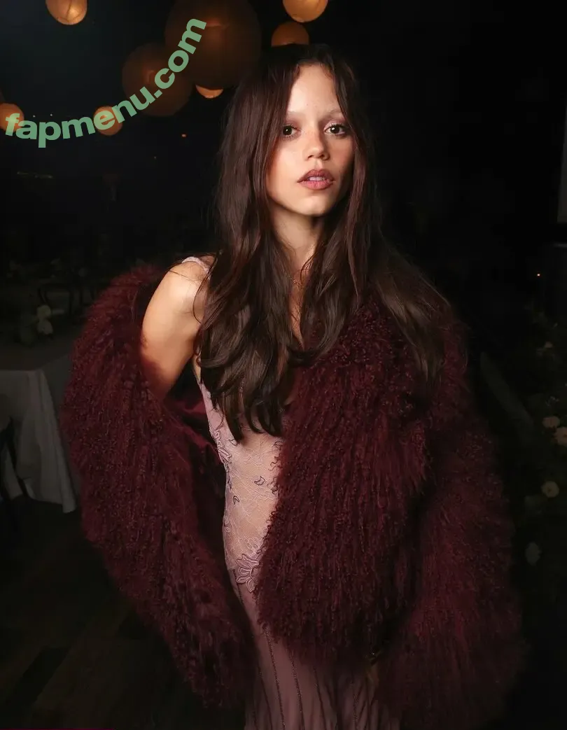 Jenna Ortega nude photo #1480 (Page / jennaortega / ortega00)