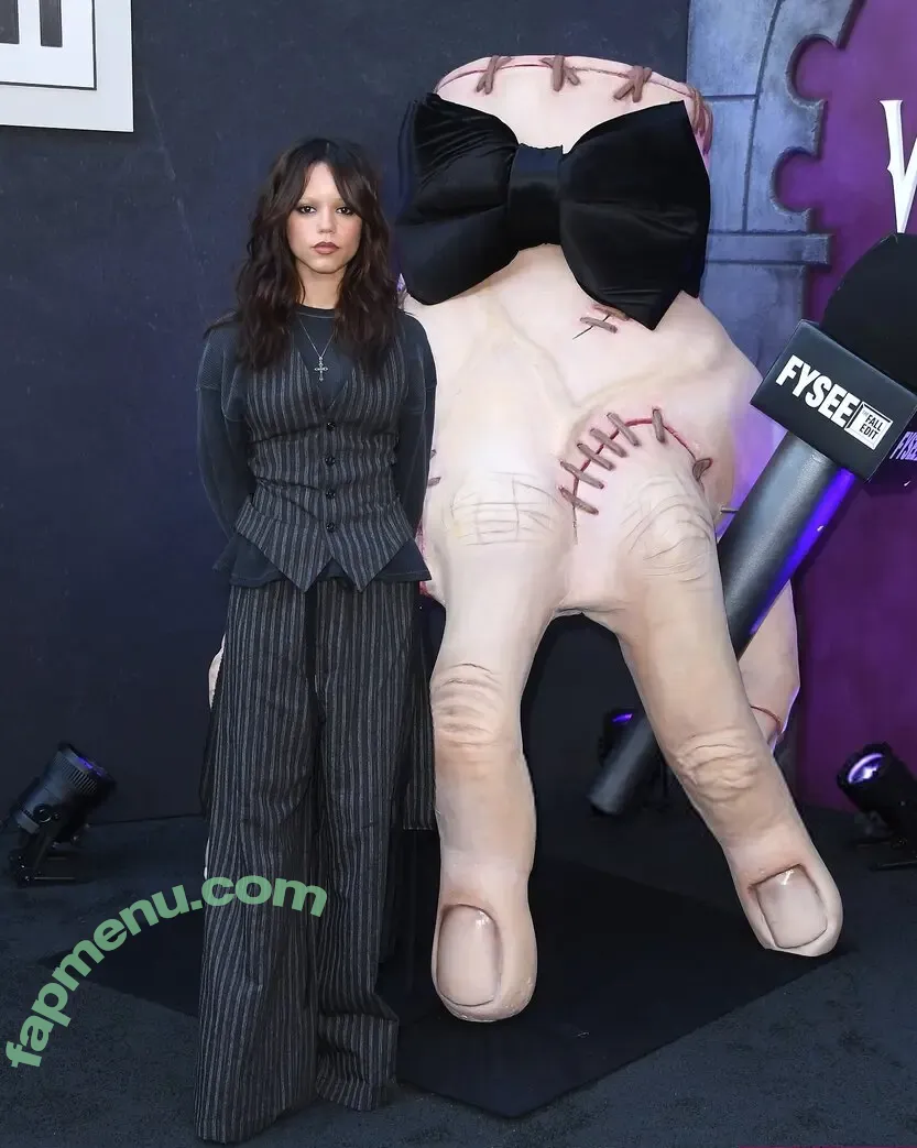 Jenna Ortega nude photo #1503 (Page / jennaortega / ortega00)