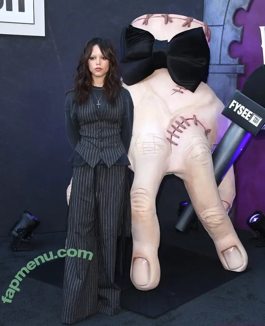 Jenna Ortega nude photo #1504 (Page / jennaortega / ortega00)