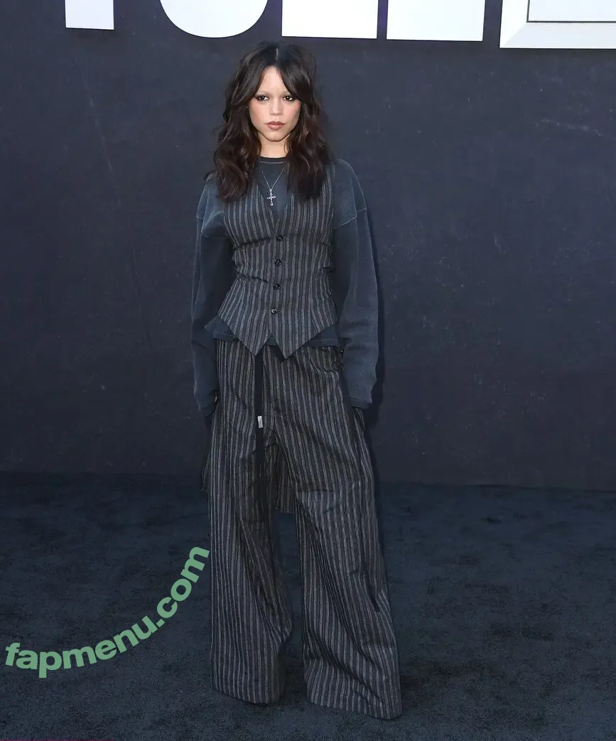 Jenna Ortega nude photo #1505 (Page / jennaortega / ortega00)